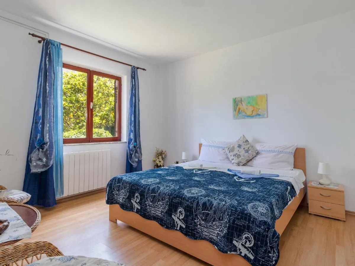 Apartment Bellevue - Pul332 By Interhome Pjescana Uvala 0*,  Kroatië